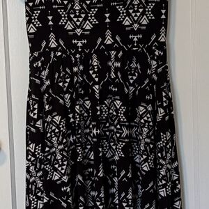 EUC LuLaRoe L Riley Black and White Aztec print Empire waist Midi dress